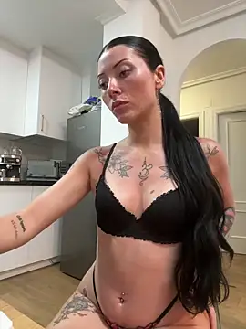 Karmenlovex online show from April 2026 07:27:02 PM