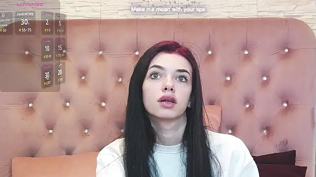 Snapshot of PeachyElla26 chatting on March 2026 01:37:01 PM PeachyElla26 online show from March 2026 01:37:01 PM