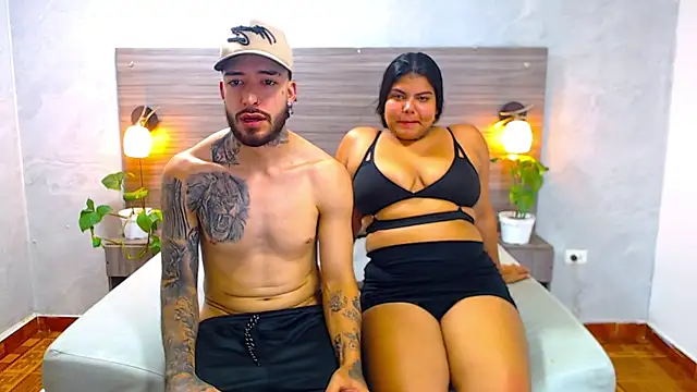 Paulina And Tayron online show from February 2026 07:20:01 PM