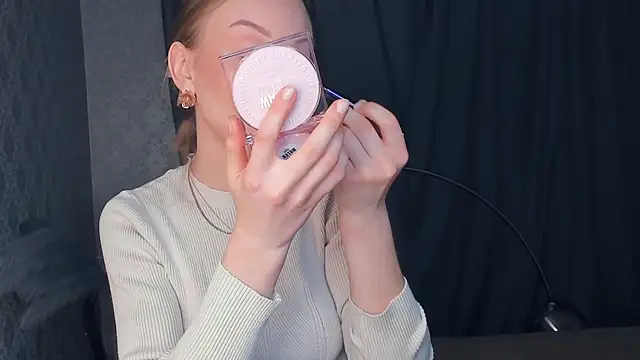 CarmenLipkin online show from February 2026 09:57:01 PM