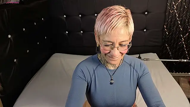 Everlyn sexx online show from March 2026 01:14:02 PM