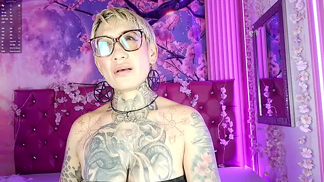 Snapshot of Everlyn_sexx chatting on May 2026 12:57:02 PM Everlyn sexx online show from May 2026 12:57:02 PM