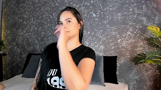 emma  summers online show from February 2026 07:23:01 PM