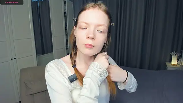 Snapshot of LavenderMitten chatting on July 2026 05:38:01 AM LavenderMitten online show from July 2026 05:38:01 AM