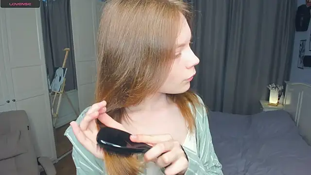 Snapshot of LavenderMitten chatting on July 2026 05:38:02 AM LavenderMitten online show from July 2026 05:38:02 AM