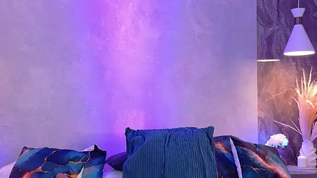 Hannah-Prada online show from April 2026 11:43:01 AM