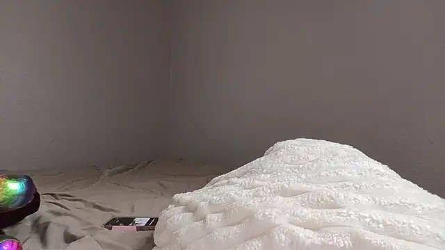 CreamyCookiee online show from February 2026 04:01:02 AM