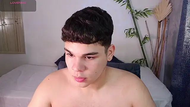 eithan jonnes online show from February 2026 06:26:02 PM