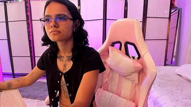 Julianne 7 online show from March 2026 08:15:02 PM