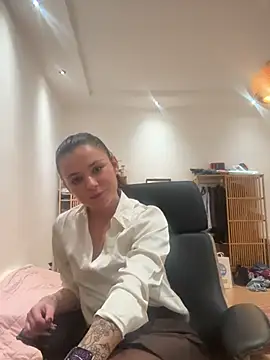 alwayshornyvivi online show from February 2026 05:03:02 PM