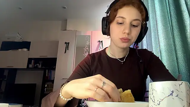 AliceCarrol online show from March 2026 01:07:02 PM