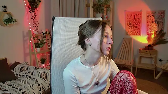 ElliFrankenweenie online show from April 2026 07:45:01 AM