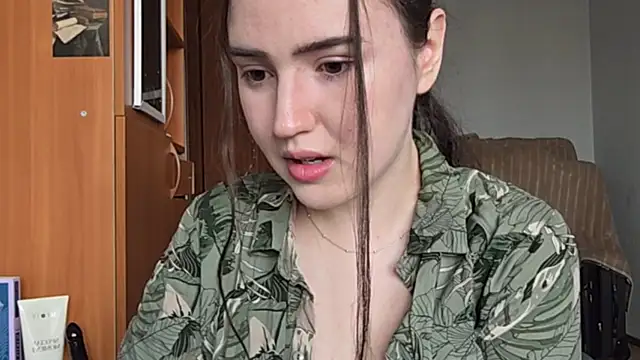 RedginBluebersky online show from April 2026 11:00:01 AM