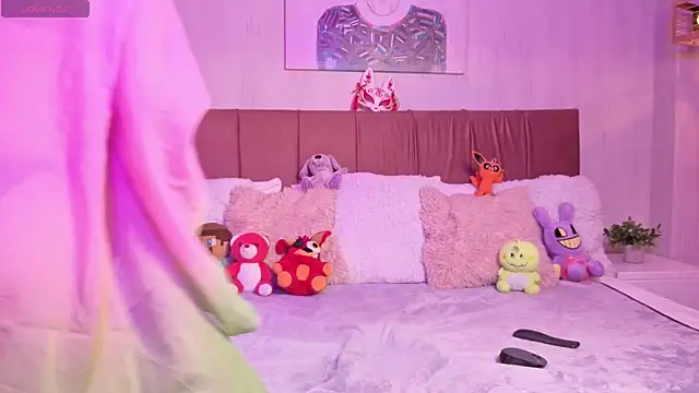 emma wilder  online show from March 2026 06:57:01 PM