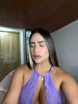 Snapshot of Miilana_ chatting on May 2026 03:04:02 AM Miilana online show from May 2026 03:04:02 AM