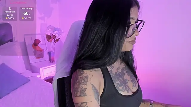 Aisha Haddad online show from February 2026 03:19:02 PM