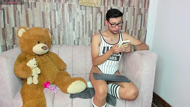Miissy  online show from May 2026 09:11:02 PM