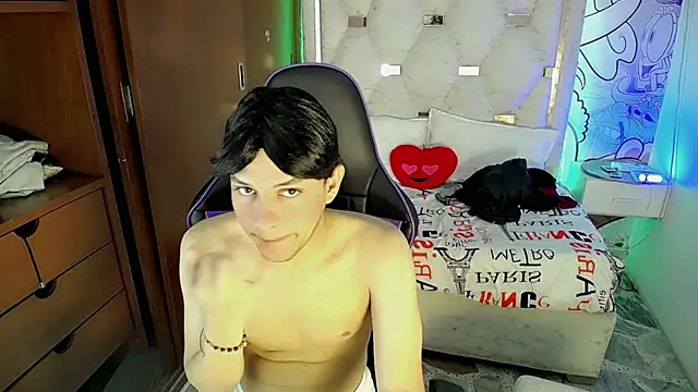 Top and bottom online show from March 2026 08:13:01 PM