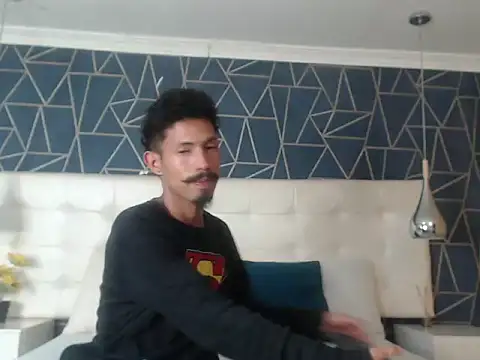 NoaahTylor online show from February 2026 06:37:02 PM