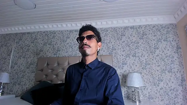 NoaahTylor online show from February 2026 08:27:01 PM