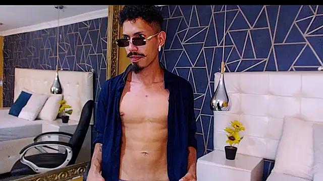 NoaahTylor online show from February 2026 08:31:02 PM