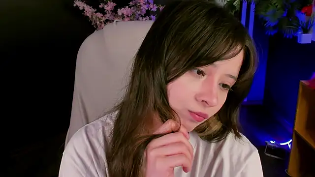Snapshot of May_Ling chatting on July 2026 11:27:02 AM May Ling online show from July 2026 11:27:02 AM