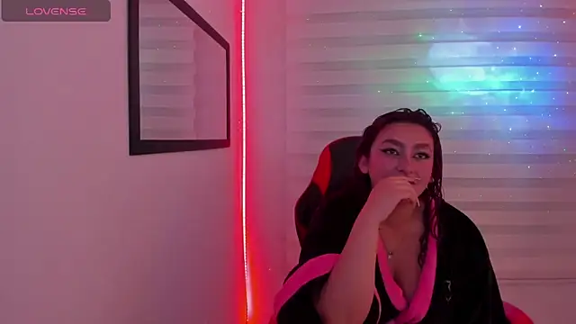 Emily Jonesh online show from February 2026 01:29:02 PM