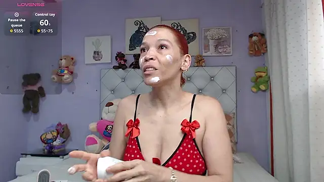 Dayana Smithh online show from March 2026 07:09:01 PM