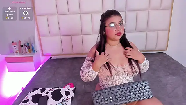 abigail johnson online show from April 2026 02:23:01 AM