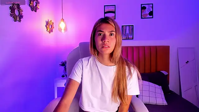 Chris Velvett online show from April 2026 04:52:02 PM