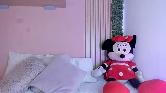 Winnie cutee online show from April 2026 03:11:01 AM