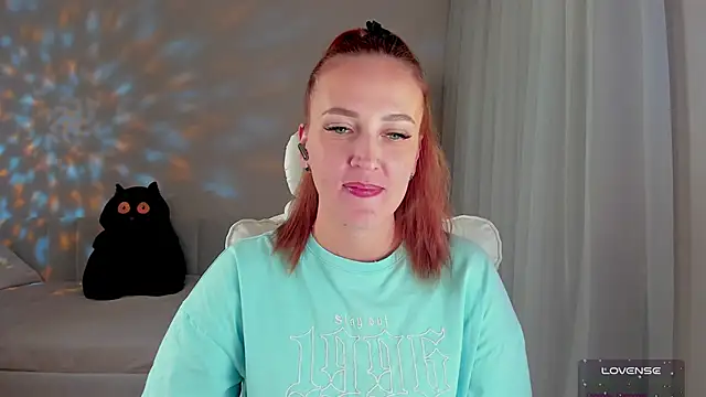 Snapshot of she_wolf chatting on April 2026 05:52:02 PM she wolf online show from April 2026 05:52:02 PM