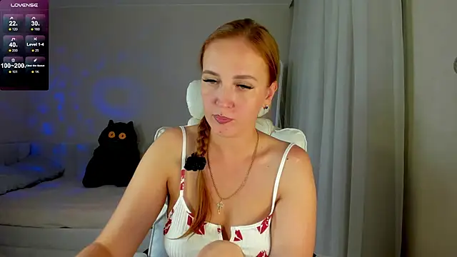 Snapshot of she_wolf chatting on June 2026 03:35:01 PM she wolf online show from June 2026 03:35:01 PM