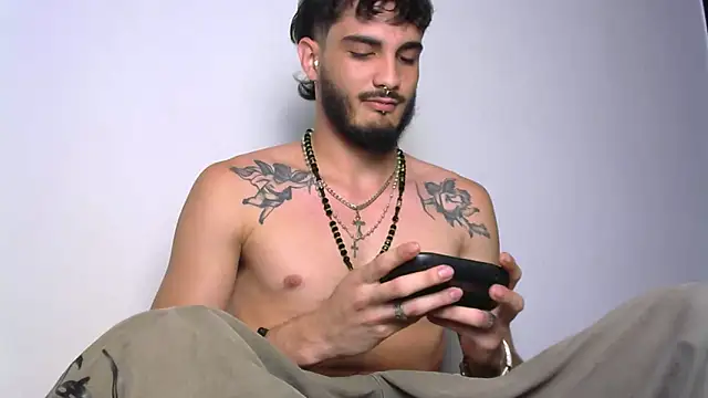 LovexJuxn8 online show from February 2026 11:58:01 PM