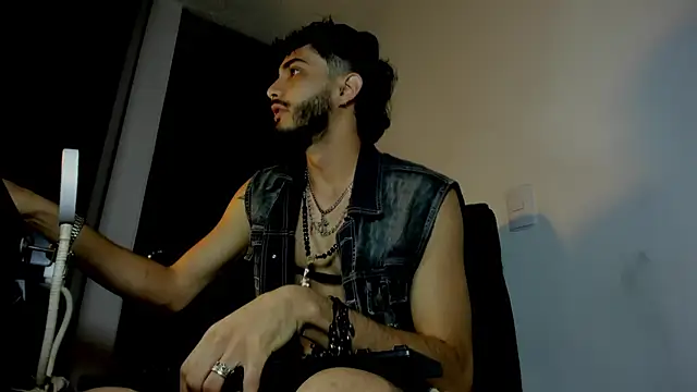 LovexJuxn8 online show from February 2026 07:12:02 PM