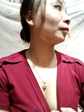 cute-shine online show from April 2026 12:23:01 AM