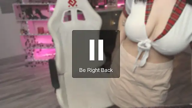 lily milleerr online show from February 2026 06:28:02 PM