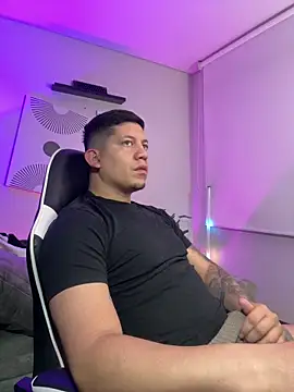  robertobaggioo online show from April 2026 12:36:01 PM