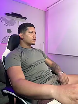  robertobaggioo online show from April 2026 12:10:02 PM