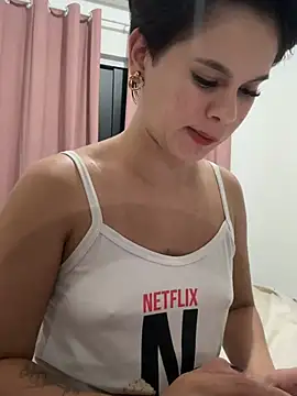 Snapshot of LissPerolaa chatting on July 2026 09:02:01 PM LissPerolaa online show from July 2026 09:02:01 PM