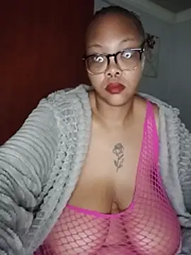 Snapshot of ShantelBootyBoobs chatting on July 2026 07:01:02 AM ShantelBootyBoobs online show from July 2026 07:01:02 AM