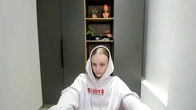 KirstinMcgeady online show from February 2026 08:44:01 AM