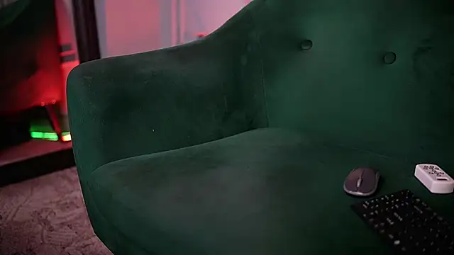 NaomiAmora online show from April 2026 06:17:01 PM