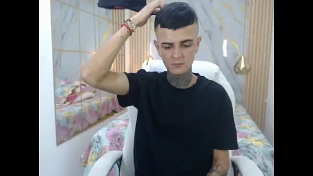 Snapshot of benjamin_anthony chatting on May 2026 03:57:01 AM benjamin anthony online show from May 2026 03:57:01 AM