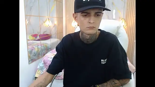Snapshot of benjamin_anthony chatting on May 2026 04:21:02 AM benjamin anthony online show from May 2026 04:21:02 AM