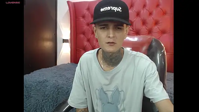 Snapshot of benjamin_anthony chatting on June 2026 11:12:02 AM benjamin anthony online show from June 2026 11:12:02 AM