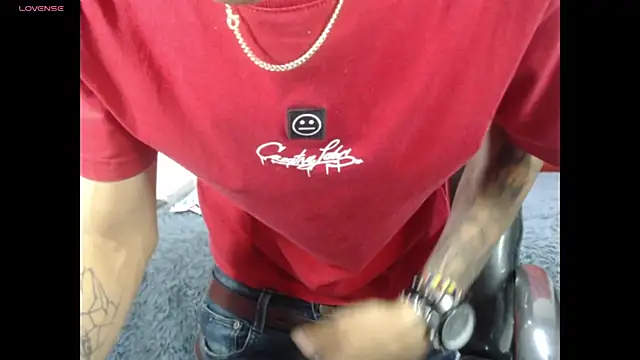 Snapshot of benjamin_anthony chatting on June 2026 04:28:01 AM benjamin anthony online show from June 2026 04:28:01 AM