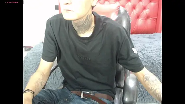 Snapshot of benjamin_anthony chatting on June 2026 06:47:02 AM benjamin anthony online show from June 2026 06:47:02 AM