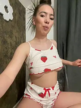 I amSis online show from April 2026 07:38:02 PM