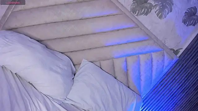 SarahRizof online show from February 2026 05:19:01 AM